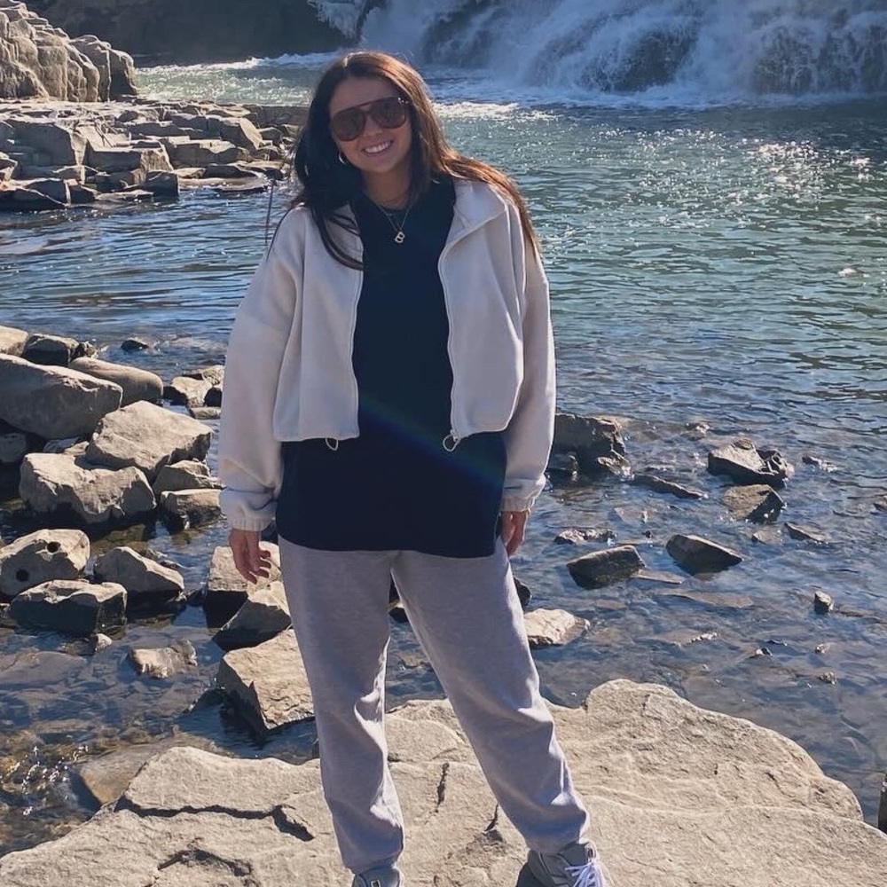 Meet your Posher, Brigette